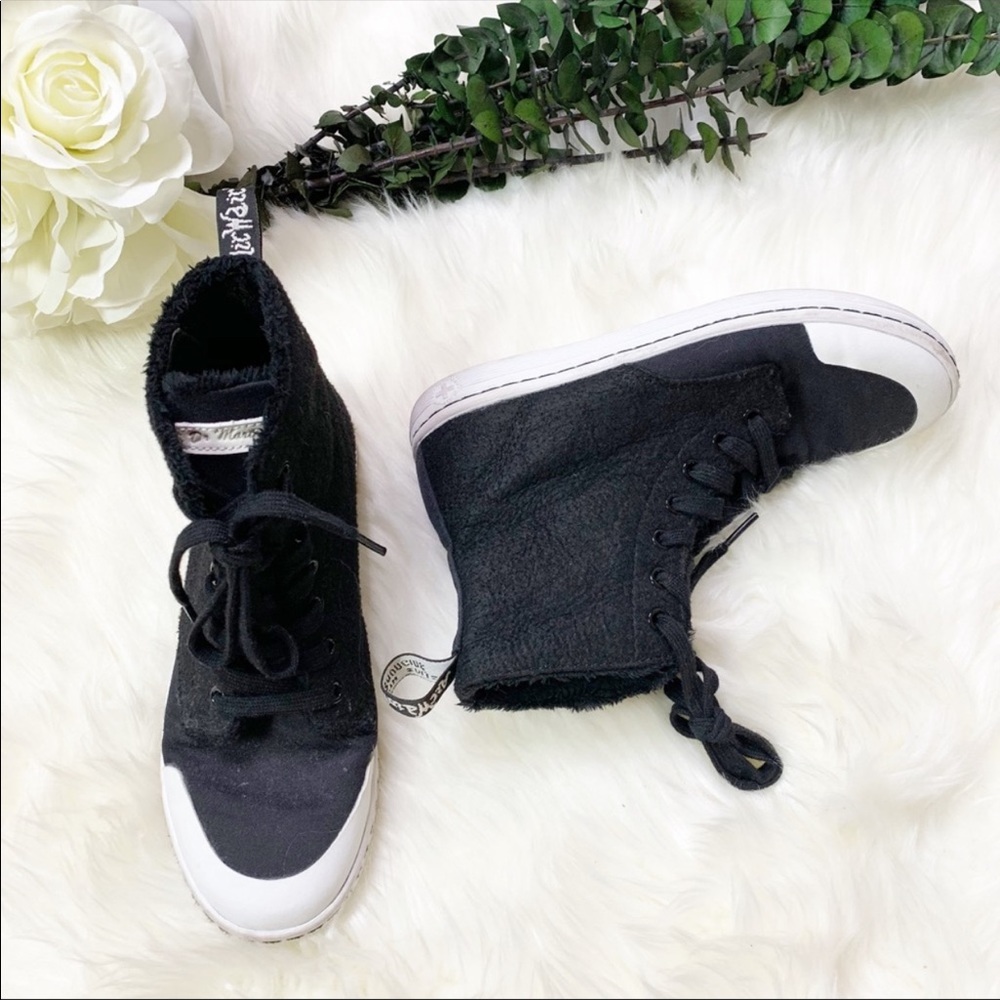 Dr. Martens Hackney II 7 Eye Boot - Picture 2 of 4
